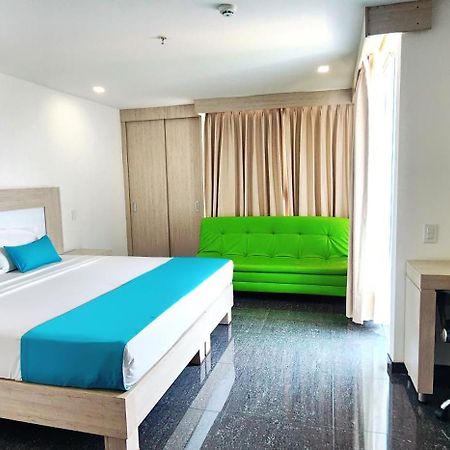 Hotel Be Suites Cali Bagian luar foto
