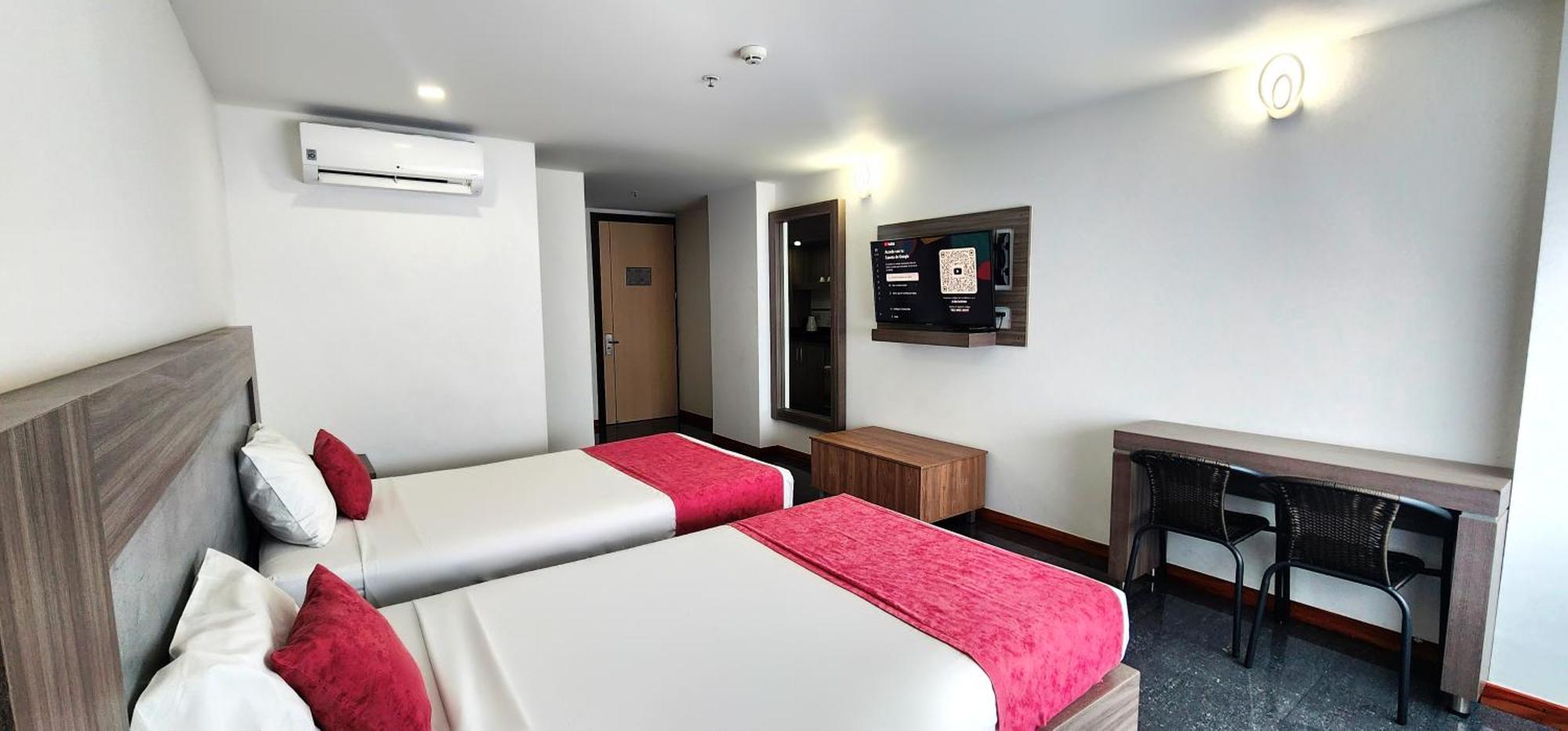 Hotel Be Suites Cali Bagian luar foto