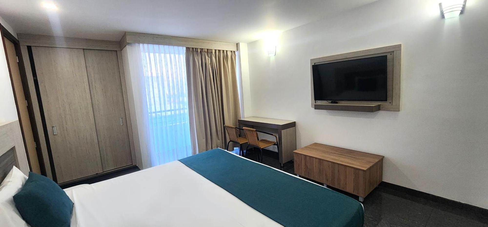 Hotel Be Suites Cali Bagian luar foto